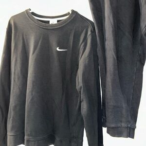 XL Nike sweatshirt and XXL Nike Sweatpants